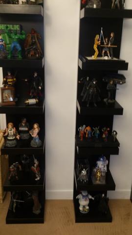 Vitrine Figurines 3 30%.jpg