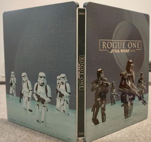 58e353995778e_ROGUEONEASTARWARSSTORYBBSTEELBOOKfrtbckopenresize.thumb.jpg.3ea7e4af303c71af8b115ca37284cd9f.jpg