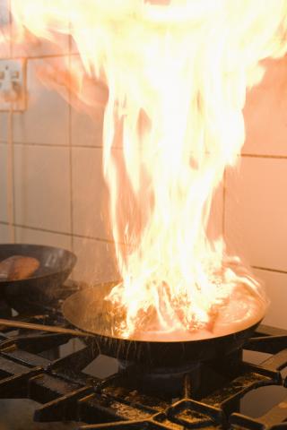 un-chaudron-en-feu-cause-300-000-de-dom-1764945.thumb.JPG.f4e1a0718084a418c39e5a2b9569b596.JPG