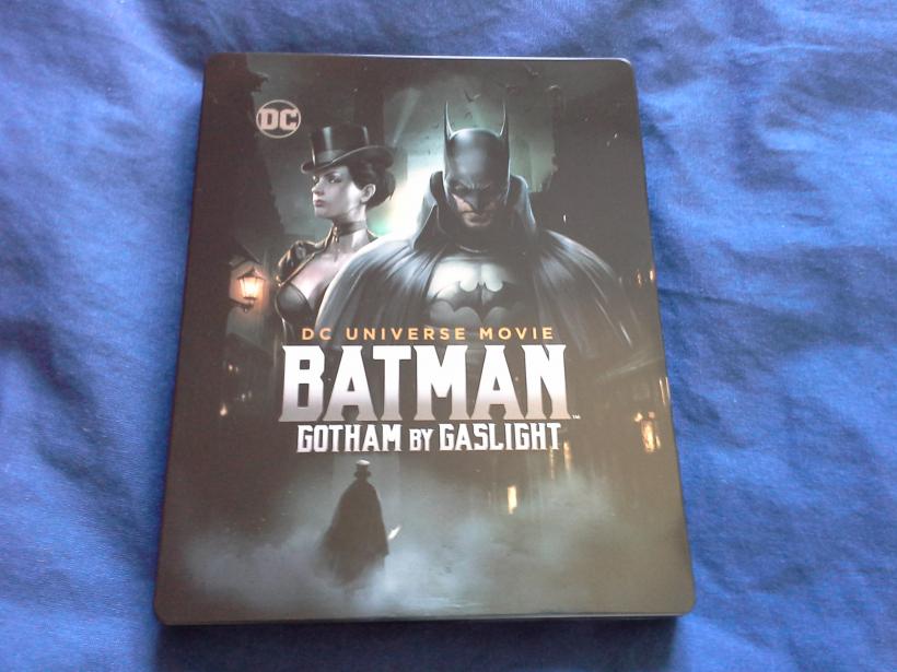 5a955a539bb50_BatmanGothambyGaslightSteelbookFront.thumb.jpg.05b4b7005a244ac23b5e5ba81085a34c.jpg