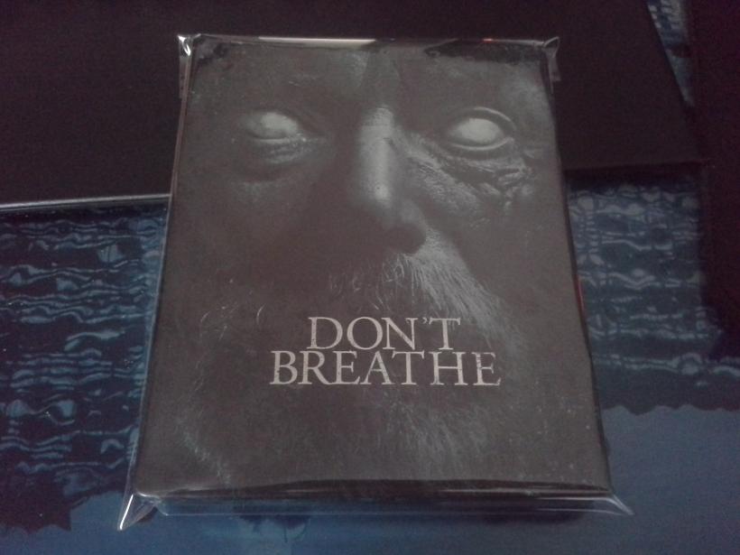 5addee0887f4e_DontBreatheSteelbookFront.thumb.jpg.5c3ed7487464ad93144b6160e32a24b2.jpg