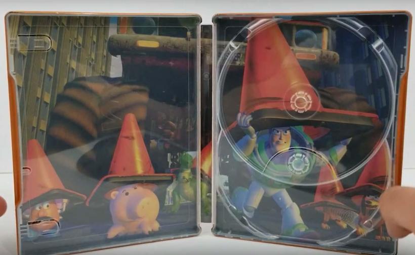 Toy-Story-2-steelbook-4K-3.thumb.jpg.6374e8dd32f7e9c37e6764f2139c8ca6.jpg