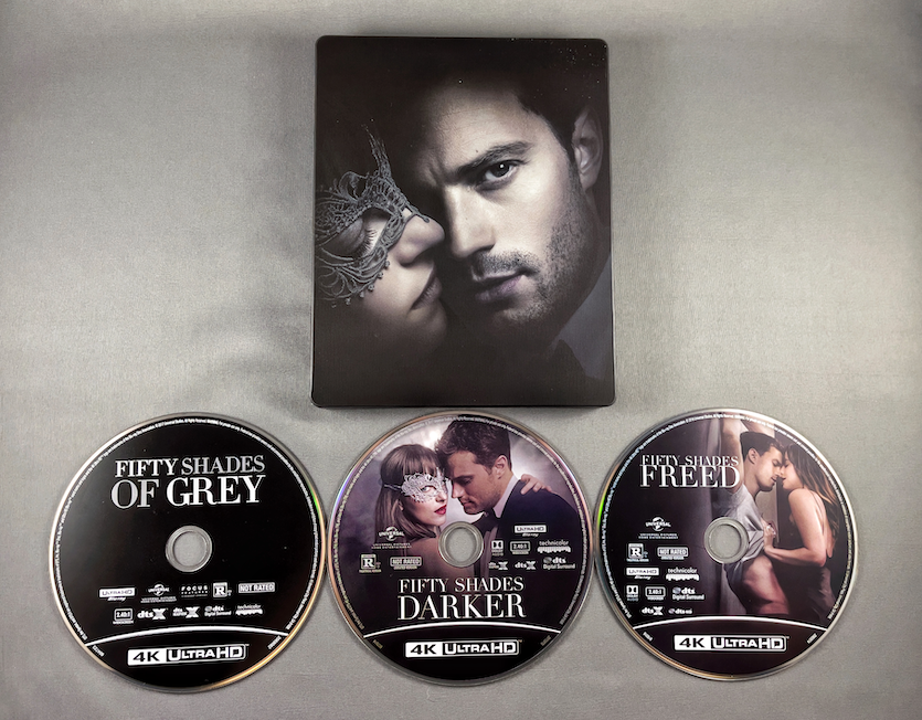 Fifty-Shades-Trilogy-4k-Steelbook-in-hand-2021-028.png