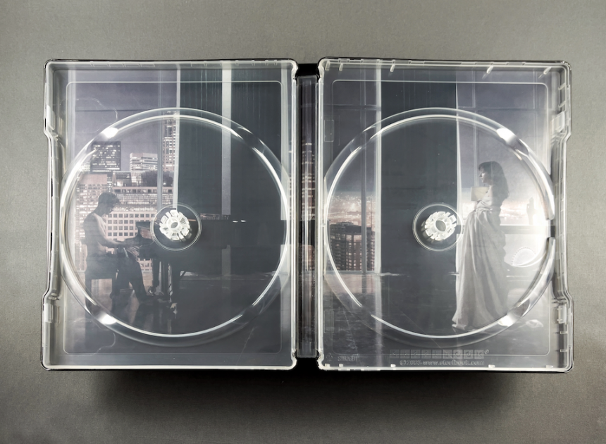 Fifty-Shades-Trilogy-4k-Steelbook-in-hand-2021-038.png
