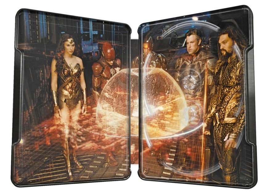 1438105789_HMVJusticeleagueinside.thumb.jpg.a2dd1114b3690d124e509508fe15a853.jpg