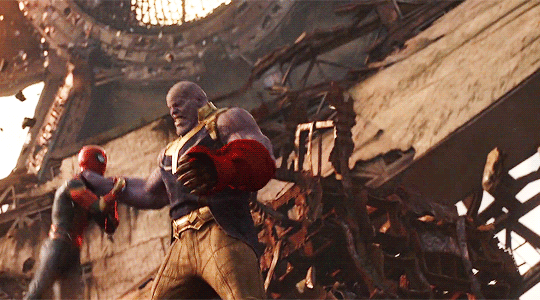 Spider-Man-vs-Thanos-Avengers-Infinity-War-2018-avengers-infinity-war-1-and-2-42880618-540-300.gif.98875905ecacef0b80d04c1b2155e08e.gif