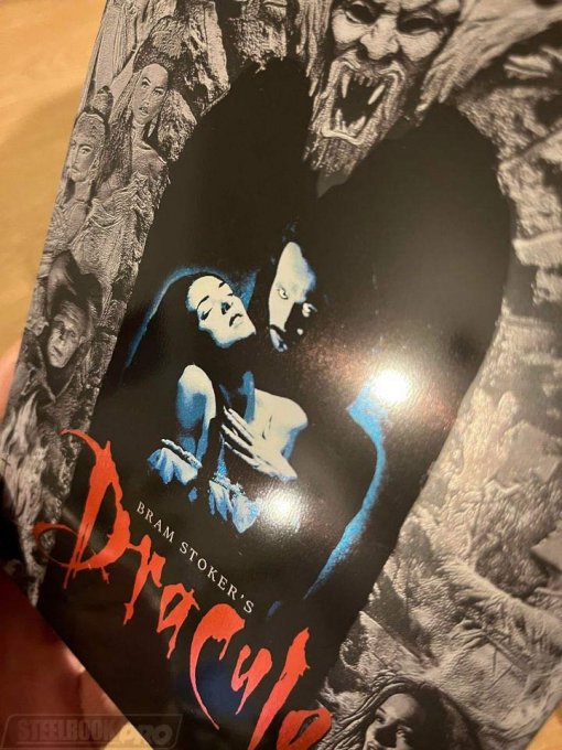 Dracula-steelbook-4K-1.thumb.jpg.706f4785db7f313b41163652af172d6c.jpg