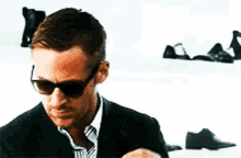 tenor-9.gif.a68d2448fbb156a3b2663bf2b9f14551.gif
