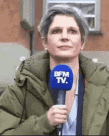 525629225_exaspr-sandrine-rousseau.gif.1eea59fc7d58239e2cf7b5e09291f14b.gif