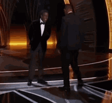 will-smith-chris-rock.gif.9c921c69435d0ed530bd6f661621a4b7.gif
