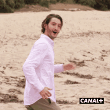 pierre-niney-le-flambeau.gif.3db68f917cf1c7d8ca6c0fd360397d7a.gif